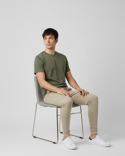 Jogger Hombre Esencial Marfil