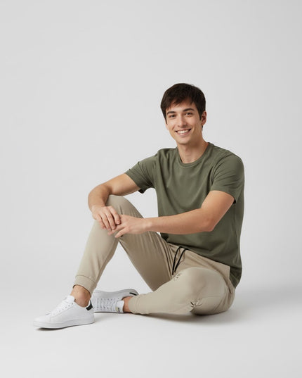 Jogger Hombre Esencial Marfil