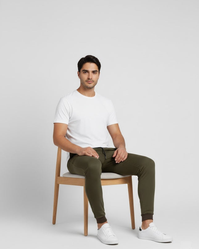 Jogger Hombre Esencial Verde Militar