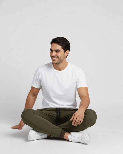 Jogger Hombre Esencial Verde Militar